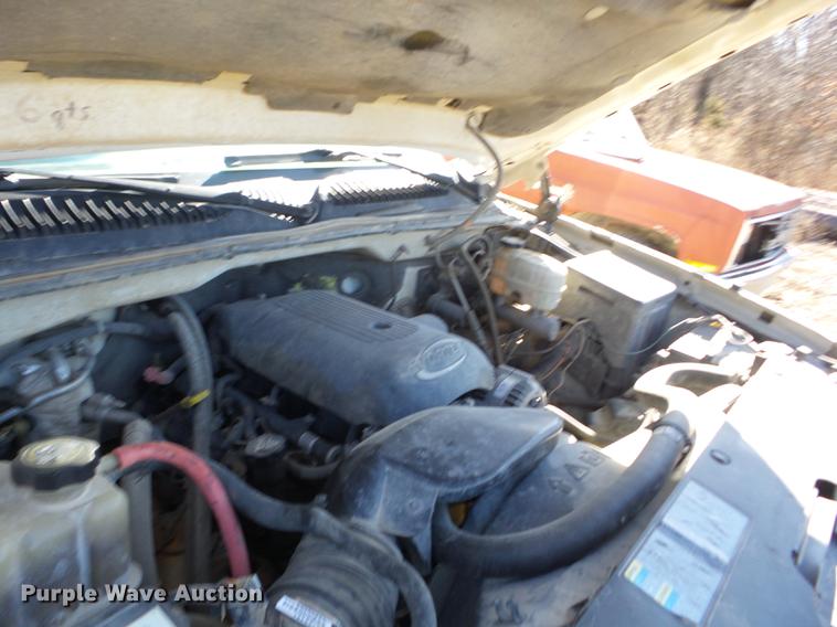 image for item EI9755 2003 Chevrolet Silverado 3500 pickup truck