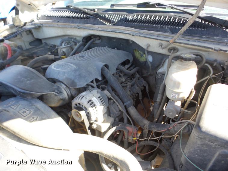 image for item EI9755 2003 Chevrolet Silverado 3500 pickup truck