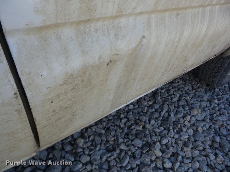 image for item EI9755 2003 Chevrolet Silverado 3500 pickup truck