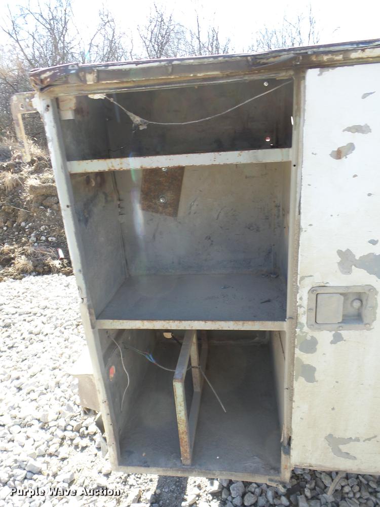 image for item EI9755 2003 Chevrolet Silverado 3500 pickup truck