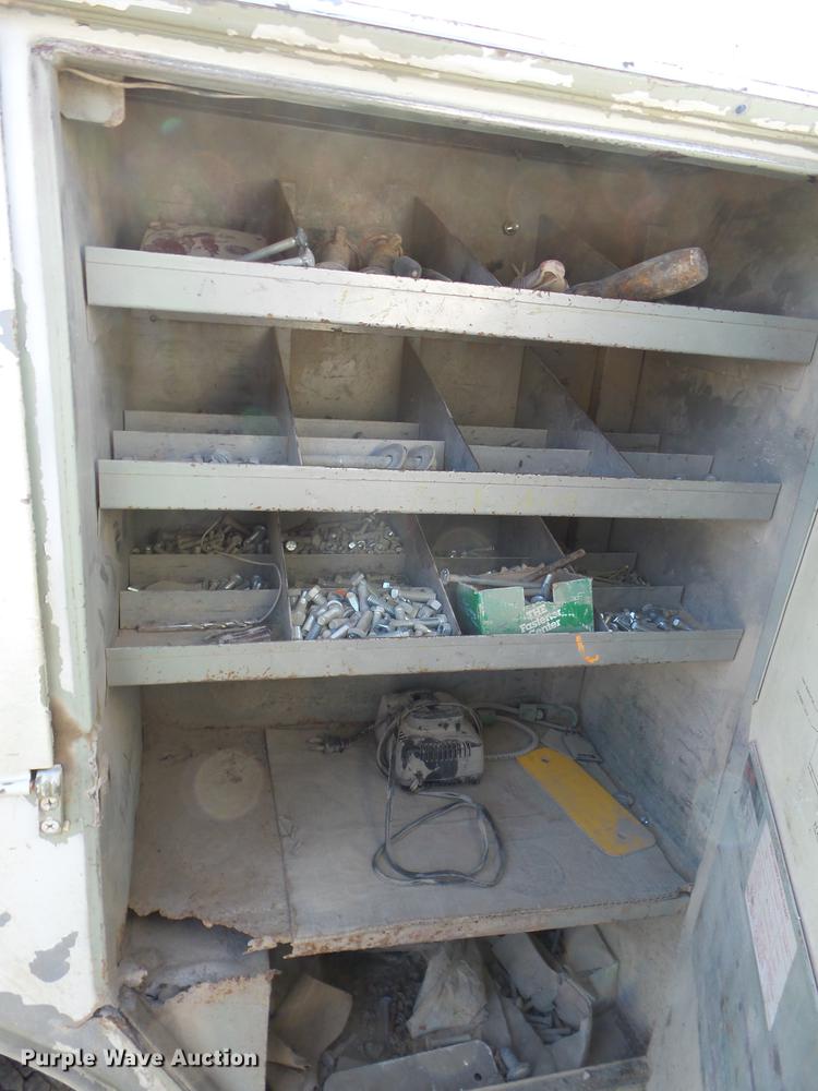 image for item EI9755 2003 Chevrolet Silverado 3500 pickup truck