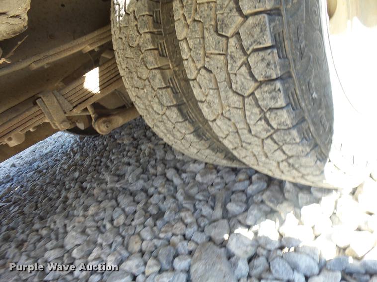 image for item EI9755 2003 Chevrolet Silverado 3500 pickup truck