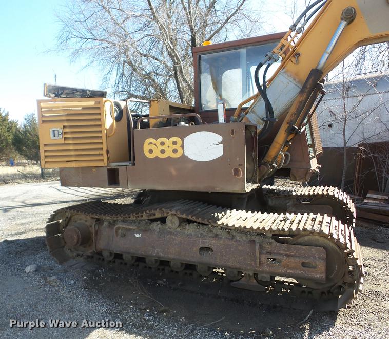 image for item EI9757 1989 Case 688LT excavator
