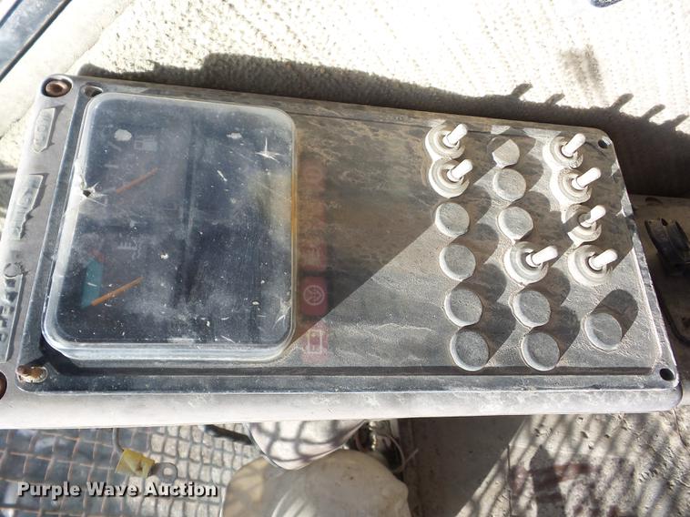 image for item EI9757 1989 Case 688LT excavator