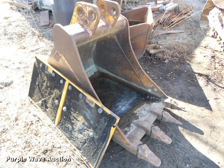 image for item EI9757 1989 Case 688LT excavator