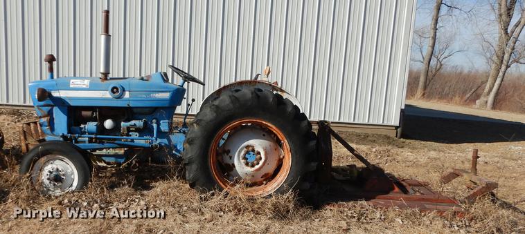 image for item J5529 1972 Ford tractor