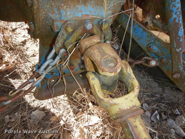 image for item J5529 1972 Ford tractor