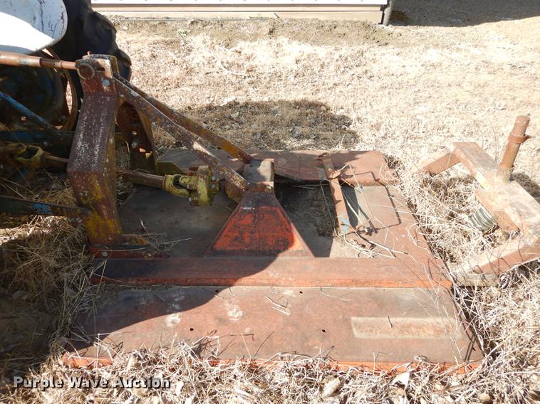 image for item J5529 1972 Ford tractor