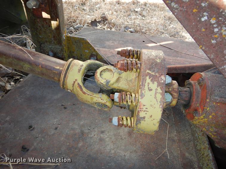 image for item J5529 1972 Ford tractor