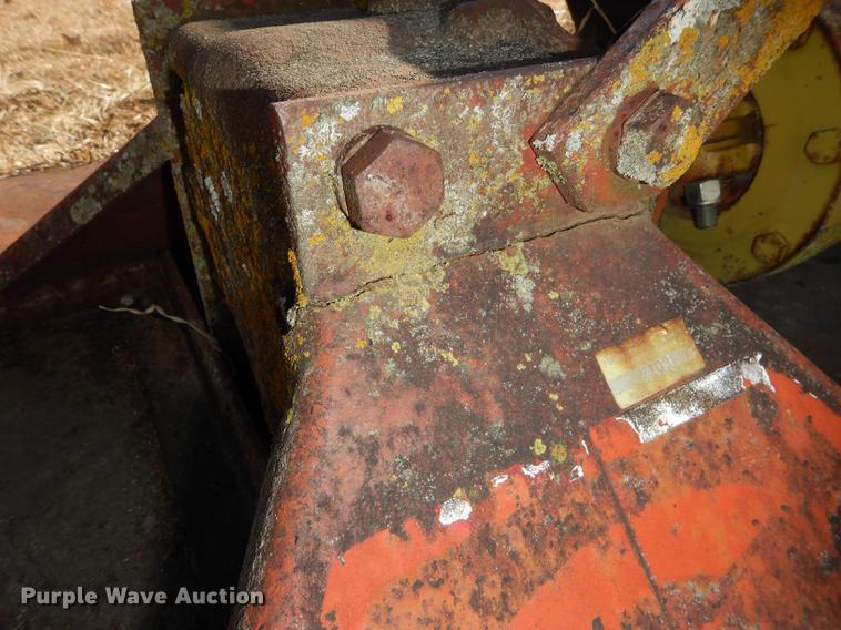 image for item J5529 1972 Ford tractor