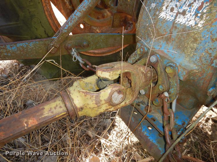 image for item J5529 1972 Ford tractor