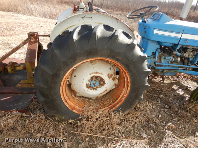 image for item J5529 1972 Ford tractor