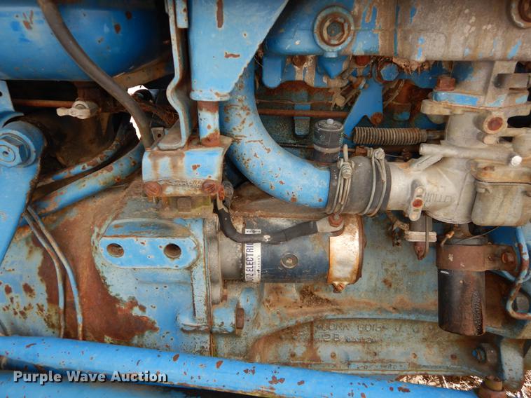 image for item J5529 1972 Ford tractor