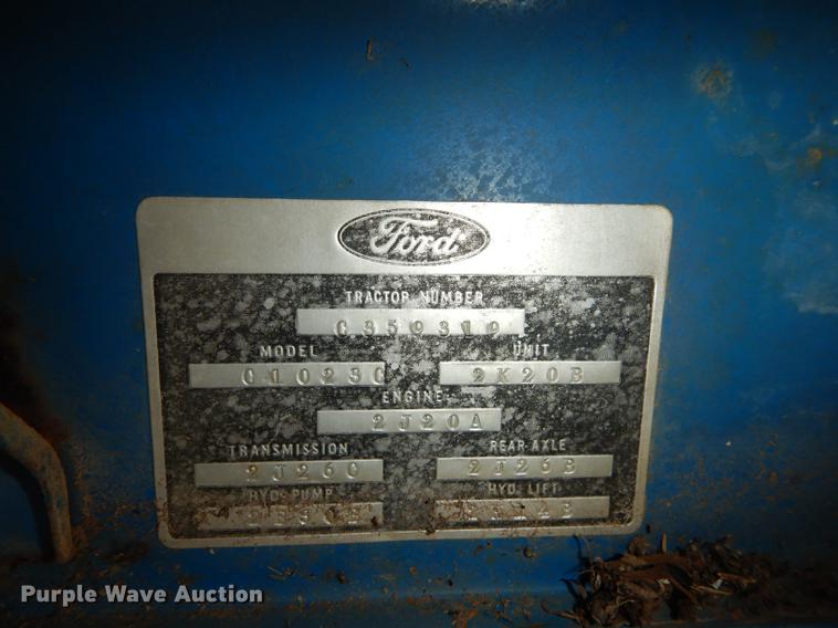 image for item J5529 1972 Ford tractor
