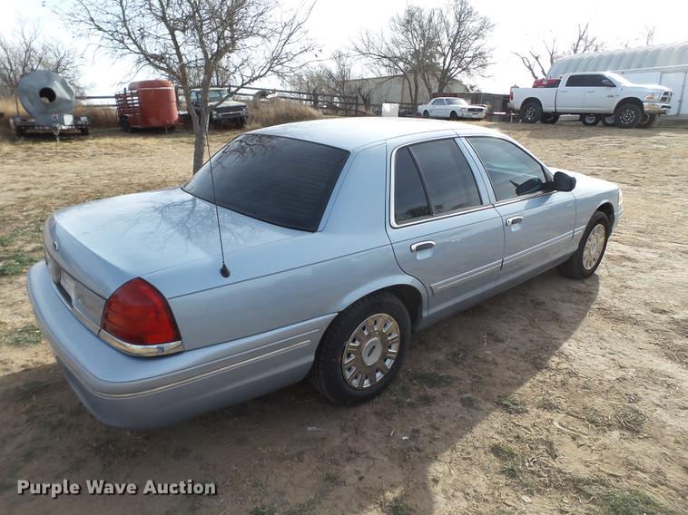 image for item BJ9783 2005 Ford Crown Victoria Police Interceptor