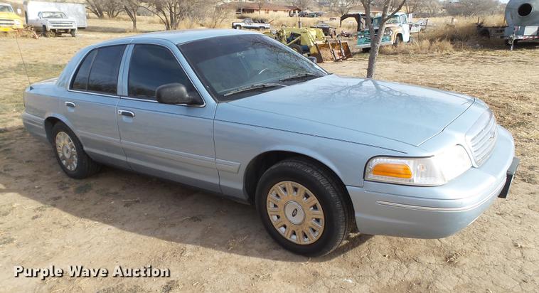 image for item BJ9783 2005 Ford Crown Victoria Police Interceptor