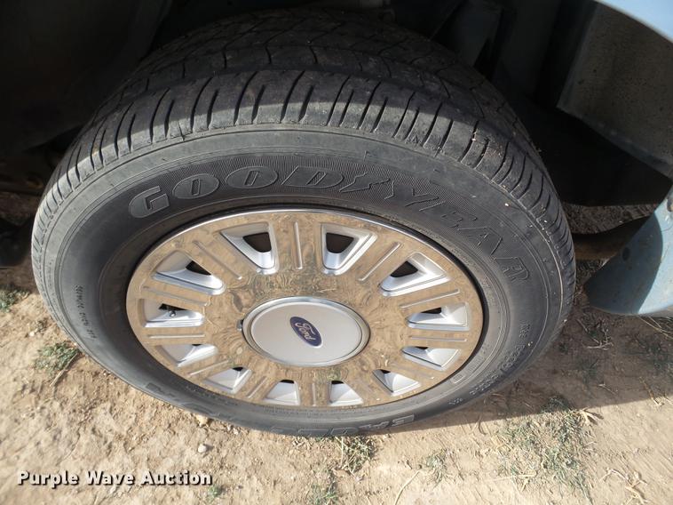 image for item BJ9783 2005 Ford Crown Victoria Police Interceptor