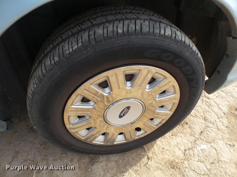 image for item BJ9783 2005 Ford Crown Victoria Police Interceptor