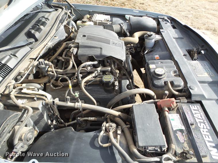 image for item BJ9783 2005 Ford Crown Victoria Police Interceptor