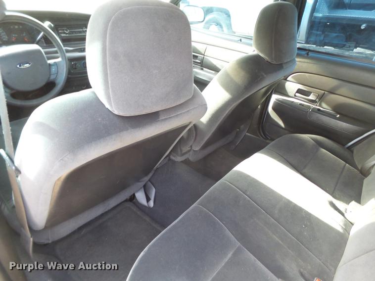 image for item BJ9783 2005 Ford Crown Victoria Police Interceptor