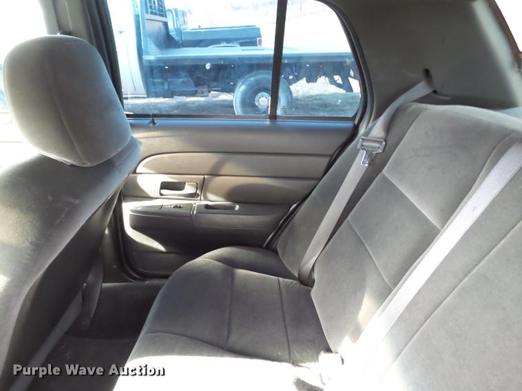 image for item BJ9783 2005 Ford Crown Victoria Police Interceptor