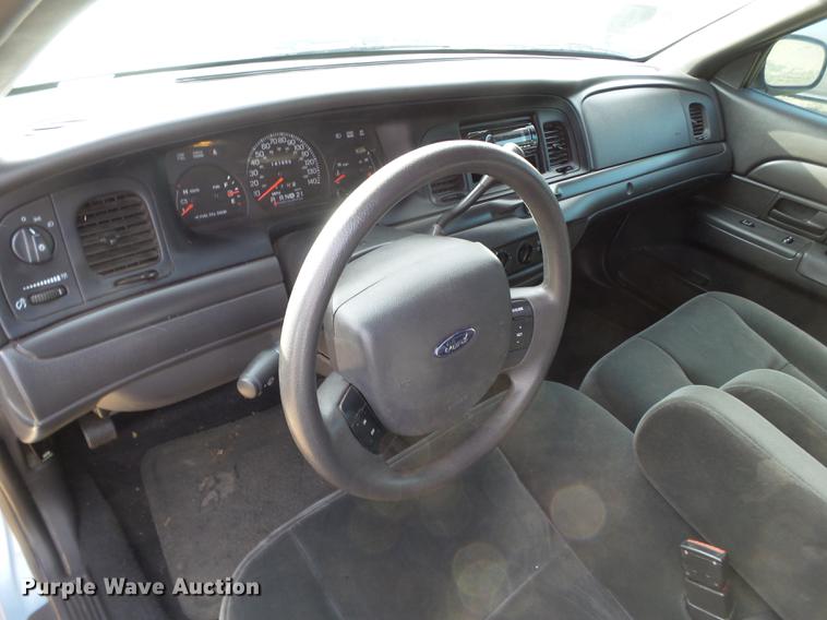 image for item BJ9783 2005 Ford Crown Victoria Police Interceptor