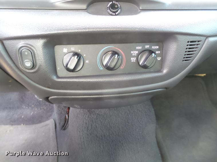 image for item BJ9783 2005 Ford Crown Victoria Police Interceptor