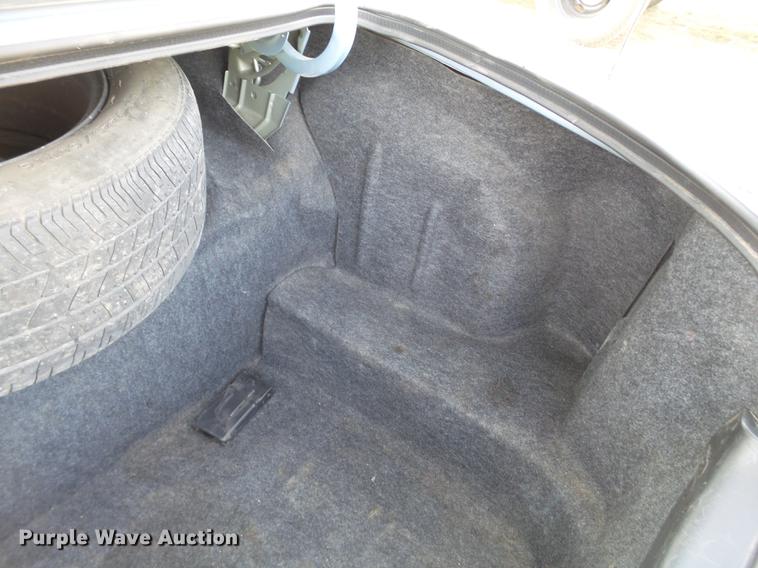 image for item BJ9783 2005 Ford Crown Victoria Police Interceptor