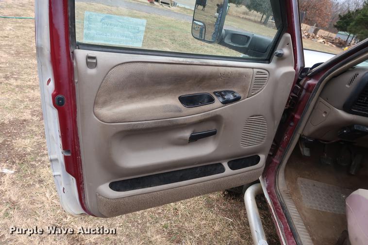 image for item DA8640 1995 Dodge Ram 2500 pickup truck