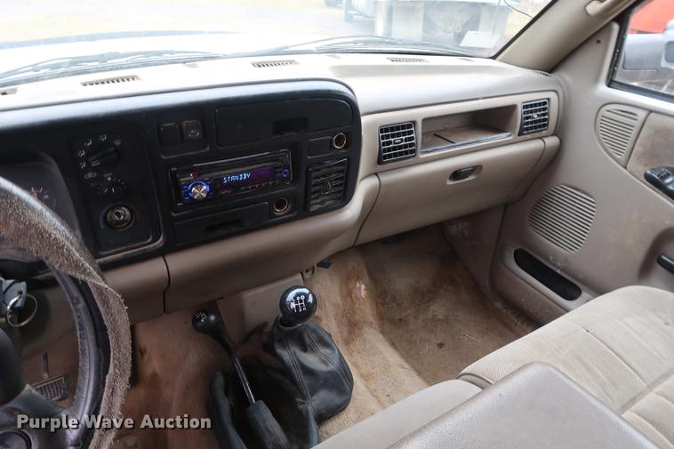 image for item DA8640 1995 Dodge Ram 2500 pickup truck