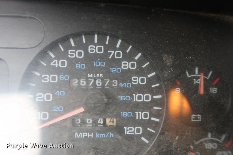 image for item DA8640 1995 Dodge Ram 2500 pickup truck