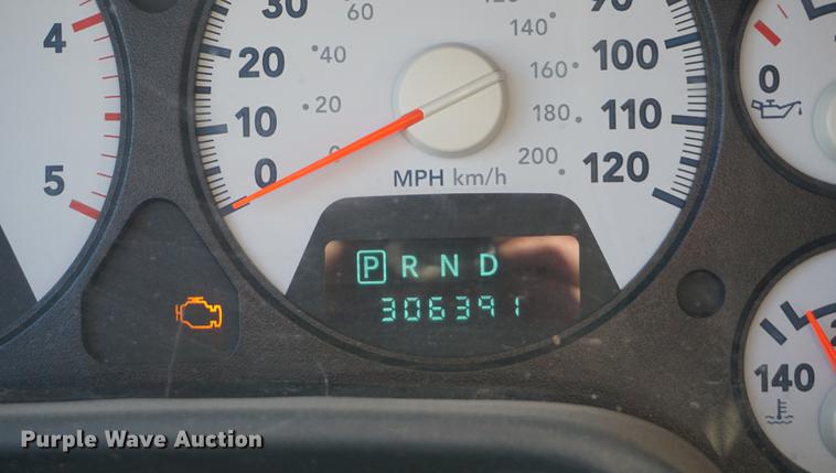 image for item DB0363 2007 Dodge Ram 2500 Quad Cab flatbed truck