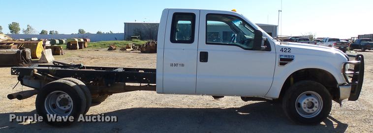 image for item DB4212 2008 Ford F350  XL Super Duty Ext. Cab truck cab and chassis