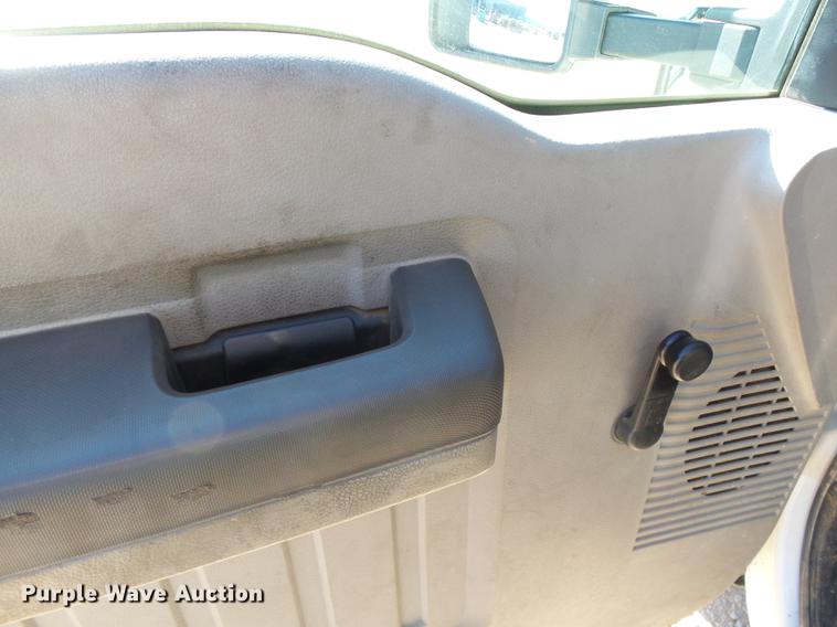 image for item DB4212 2008 Ford F350  XL Super Duty Ext. Cab truck cab and chassis