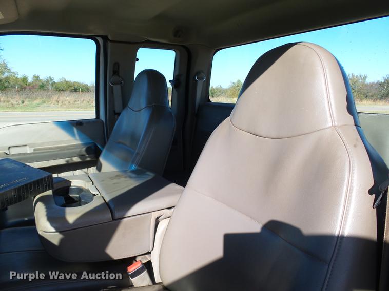 image for item DB4212 2008 Ford F350  XL Super Duty Ext. Cab truck cab and chassis