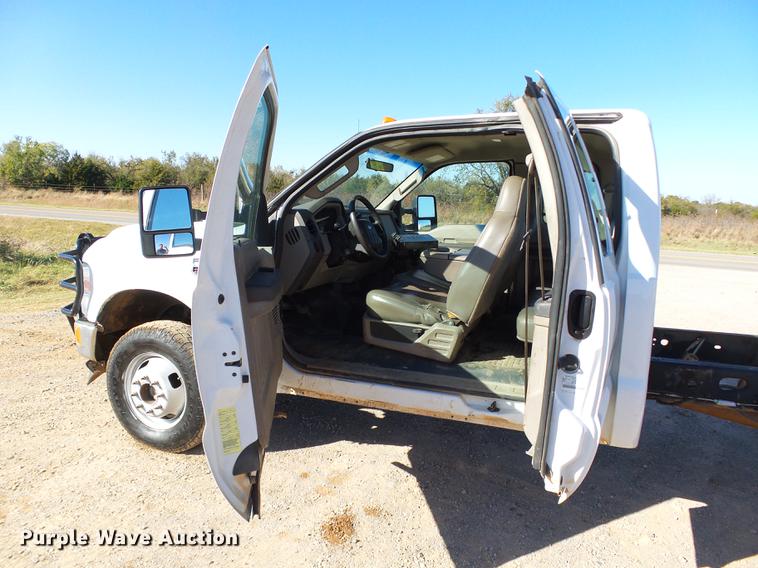 image for item DB4212 2008 Ford F350  XL Super Duty Ext. Cab truck cab and chassis