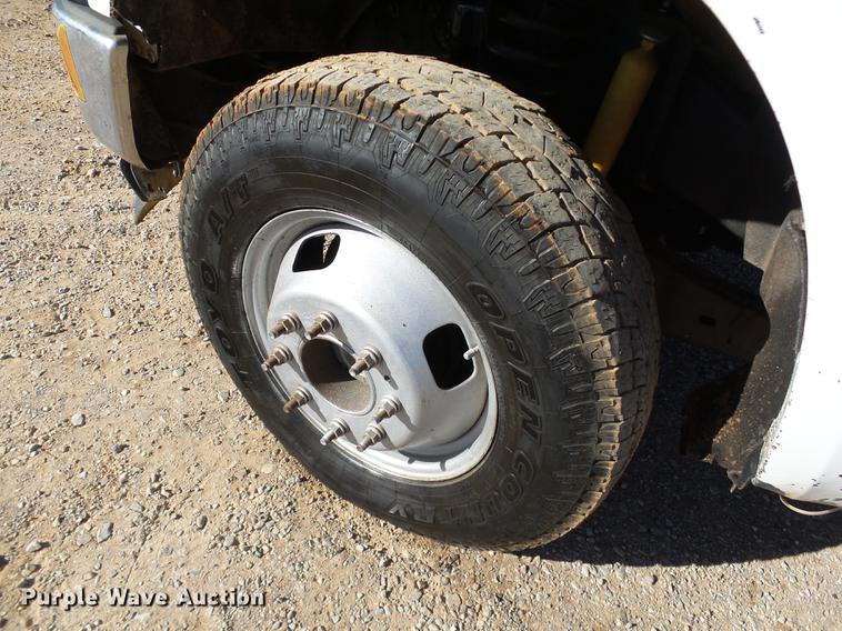 image for item DB4212 2008 Ford F350  XL Super Duty Ext. Cab truck cab and chassis