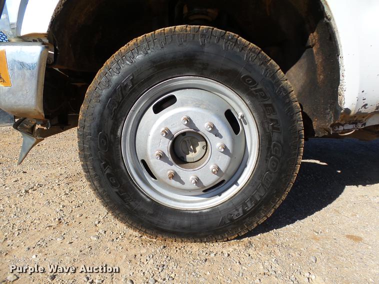 image for item DB4212 2008 Ford F350  XL Super Duty Ext. Cab truck cab and chassis