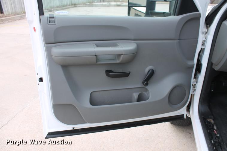 image for item DB5099 2008 Chevrolet Silverado 2500HD utility bed pickup truck