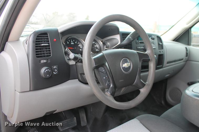 image for item DB5099 2008 Chevrolet Silverado 2500HD utility bed pickup truck