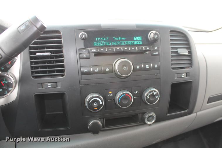 image for item DB5099 2008 Chevrolet Silverado 2500HD utility bed pickup truck