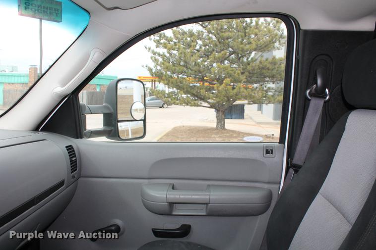 image for item DB5099 2008 Chevrolet Silverado 2500HD utility bed pickup truck