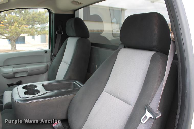 image for item DB5099 2008 Chevrolet Silverado 2500HD utility bed pickup truck