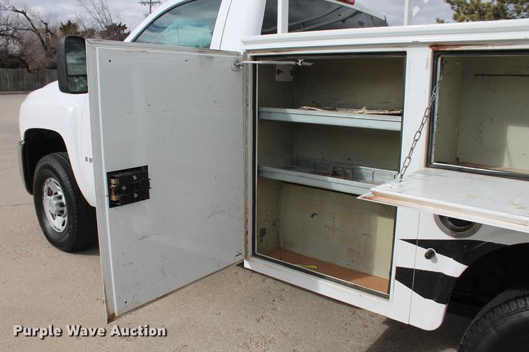 image for item DB5099 2008 Chevrolet Silverado 2500HD utility bed pickup truck