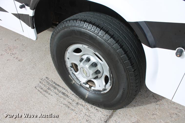 image for item DB5099 2008 Chevrolet Silverado 2500HD utility bed pickup truck