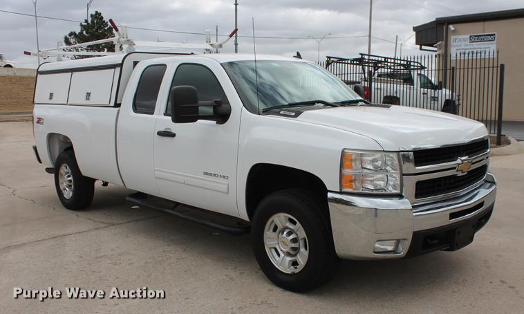 image for item DB5102 2010 Chevrolet Silverado 2500HD Z71 Ext. Cab pickup truck