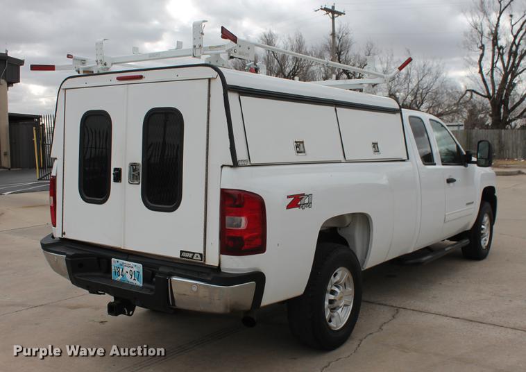 image for item DB5102 2010 Chevrolet Silverado 2500HD Z71 Ext. Cab pickup truck