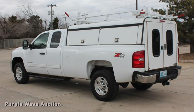 image for item DB5102 2010 Chevrolet Silverado 2500HD Z71 Ext. Cab pickup truck