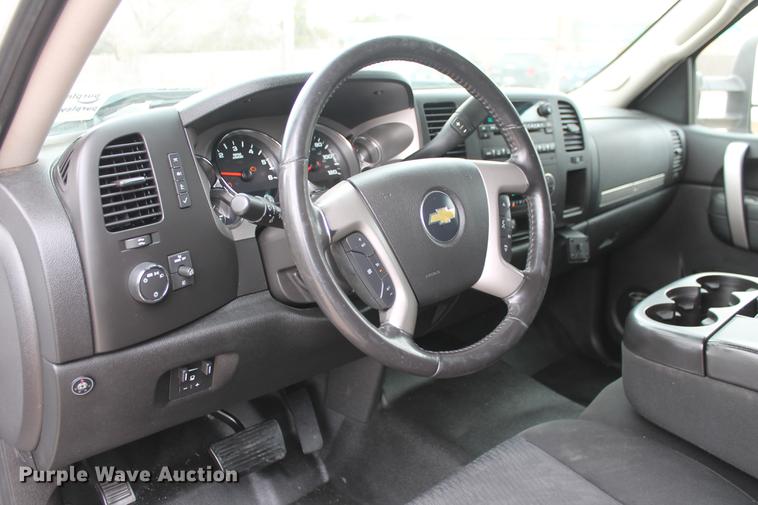 image for item DB5102 2010 Chevrolet Silverado 2500HD Z71 Ext. Cab pickup truck