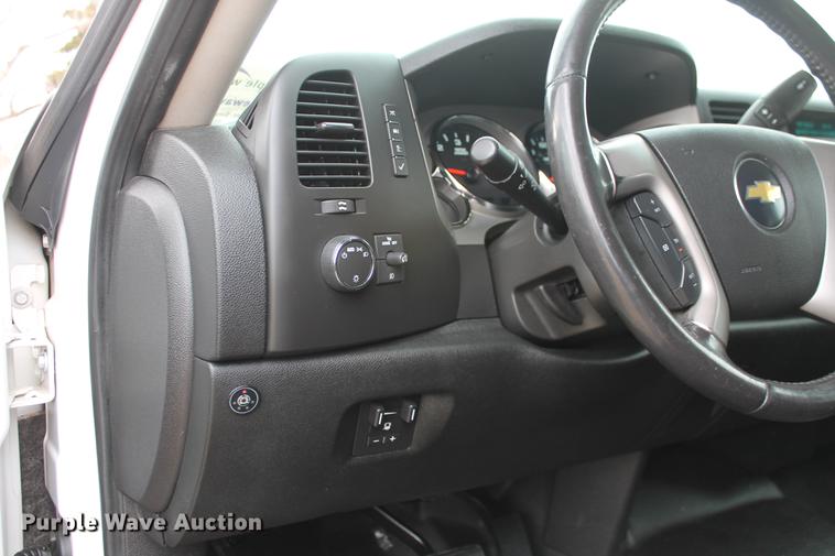 image for item DB5102 2010 Chevrolet Silverado 2500HD Z71 Ext. Cab pickup truck